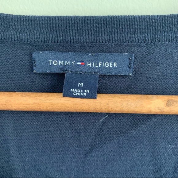 ✨2/20✨ Tommy Hilfiger Navy V Neck Sweater - Picture 3 of 5